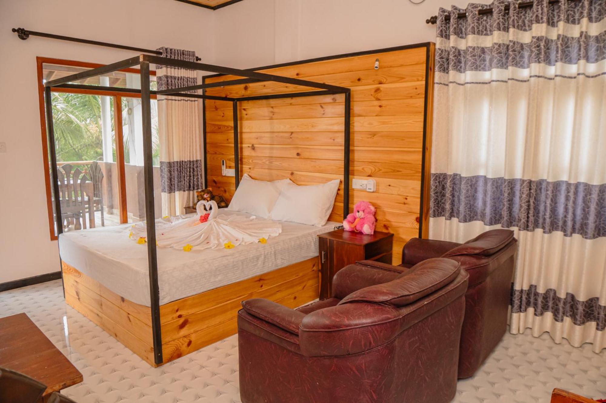 טנגלה Rekawa Turtle Gate Hotel מראה חיצוני תמונה