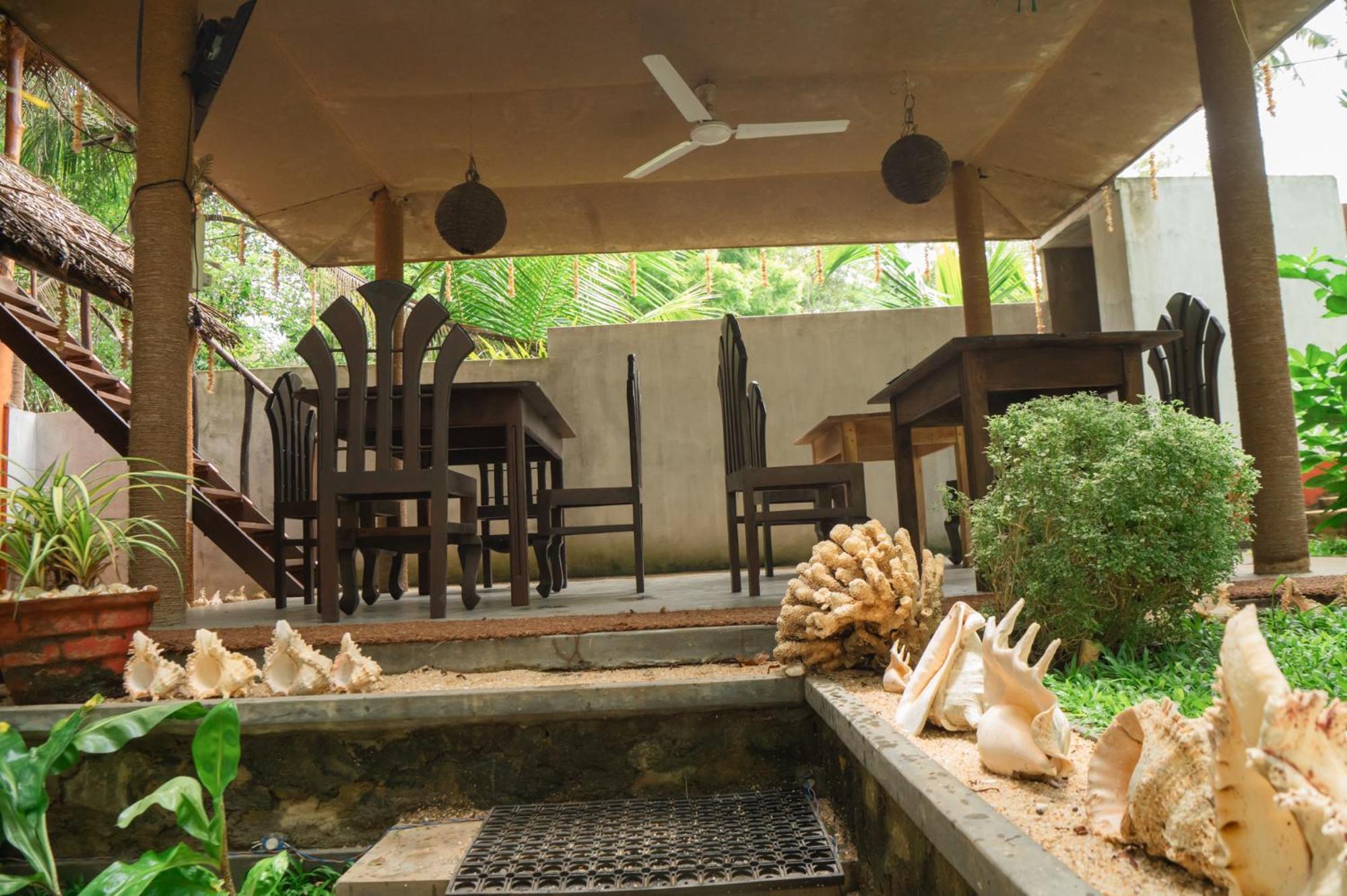 טנגלה Rekawa Turtle Gate Hotel מראה חיצוני תמונה